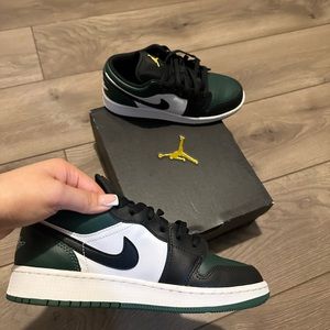 Jordan 1 Low
Green Toe